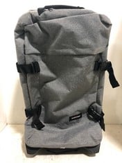 EASTPAK GREY 2 WHEEL TRAVEL BAG