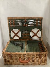 WICKER PICNIC BASKET WITH PLATES & CUTLERY