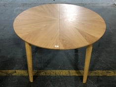 JOHN LEWIS NOTCH ROUND 4-6 SEATER EXTENDING DINING TABLE IN OAK - PRODUCT CODE. 83602701 TO INCLUDE JOHN LEWIS WILTON UPHOLSTERED STOOL - TOTAL LOT RRP £849