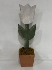 36 X STONE THE CROWS SMALL WHITE TULIP POT - HEIGHT 47CM - TOTAL RRP £432