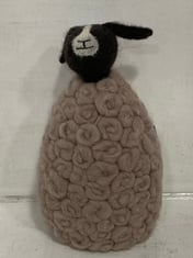 32 X STONE THE CROWS LARGE UPRIGHT JACOB SHEEP - TOTAL RRP £512