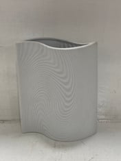 36 X STONE THE CROWS LARGE VASE - WHITE - TOTAL RRP £648