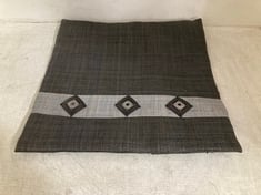 80 X STONE THE CROWS CUSHION COVER - BLACK/CHARCOAL -SQ 40CM - TOTAL RRP £1200