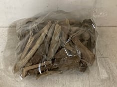 24 X STONE THE CROWS BAG OF SMALL DRIFTWOOD PIECES-LNG 7.5-12.5CM - TOTAL RRP £360