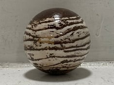 57 X STONE THE CROWS SMALL BALL-DIA 8CM - TOTAL RRP £342