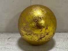 36 X STONE THE CROWS GOLDEN DECOR SPHERES