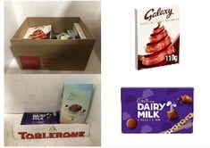 21X ASSORTED CHOCOLATE TO INCLUDE CADBURY DAIRY MILK DELUXE CHOCOLATE HAMPER, GIFT BOX OF 10 ASSORTED CHOCOLATE BARS AND BAGS, 1.04 KG, GALAXY ADVENT 110G.