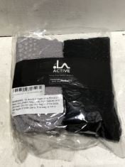 25X ASSORTED LA ACTIVE SOCKS IN ASSORTED SIZES TO INCLUDE LA ACTIVE FUZZY GRIP SOCKS S/M.