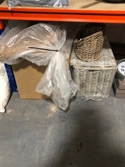 4 X ASSORTED JOHN LEWIS ITEMS TO INCLUDE WICKER STORAGE BASKET