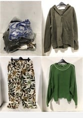 5 X ASSORTED JOHN LEWIS CLOTHING TO INCLUDE ANYDAY RELAX CREW NECK KNIT SWEATER GREEN SIZE LG