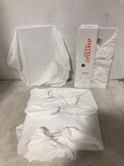 APPROX 10 X ASSORTED JOHN LEWIS BEDDING TO INCLUDE ANYDAY MOSES BASKET FITTED SHEET WHITE 28X74CM