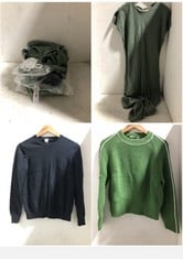 4 X ASSORTED JOHN LEWIS CLOTHING TO INCLUDE RELAX CREW NECJ KNIT SWEATER GREEN SIZE SM