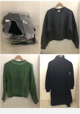 5 X ASSORTED JOHN LEWIS CLOTHING TO INCLUDE RELAX CREW NECK KNIT SWEATER GREEN SIZE SM