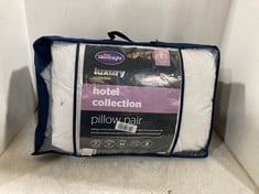 3 X ASSORTED BEDDING TO INCLUDE SILENTNIGHT HOTEL COLLECTION PILLOW PAIR