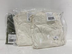 3 X WOMENS TROUSERS TO INCLUDE JAYDE CORD FLARE TROUSERS IN COLOUR WHITE- SIZE 26 (RRP-£88)