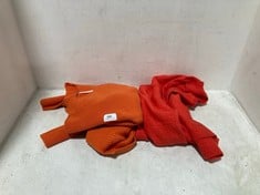 WOMEN'S DEEP ORANGE SWEATER- SIZE S TO INCLUDE RIBBED SWEATER IN COLOUR ORANGE POLLEN- SIZE S- TOTAL RRP £228