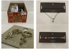 20 X ASSORTED JEWELLERY ITEMS TO INCLUDE SMALL CROSS EARRINGS IN GOLD