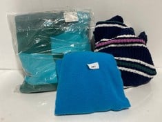 3 X ASSORTED ADULT CLOTHES ITEMS TO INCLUDE WOOL PULLOVER JUMPER IN BLUE - TOTAL RRP £406