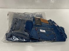 WRANGLER WANDERER HIGH RISE FLARE JEANS INDIGO SIZE 27 TO INCLUDE LEVIS '80S MOM SHORTS BLUE SIZE 26