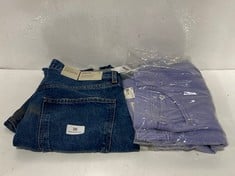 LEVI'S 80'S MOM SHORTS IN PURPLE- SIZE 31 TO INCLUDE DARK BLUE 90'S PINCH WAISTED STRAIGHT JEANS- SIZE 30 - TOTAL RRP £244