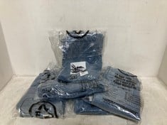 5 X ASSORTED ADULT CLOTHING ITEMS TO INCLUDE DOUBLE DUTCH SLIM SKINNY JEANS IN WASHED OUT BLUE - SIZE XS - TOTAL RRP £375