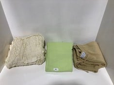 3 X ASSORTED ADULT CLOTHING ITEMS TO INCLUDE TRACKSUIT TROUSERS IN TAUPE - SIZE 28W - TOTAL RRP £350