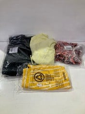 4 X ASSORTED ADULT CLOTHING ITEMS TO INCLUDE NY BRIGHTON HIGH WAIST STRIPED SHORT IN YELLOW / WHITE - SIZE 25W - TOTAL RRP £591