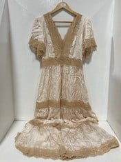 WOMEN'S SATIN LACE DRESS IN COLOUR IVORY- SIZE L- RRRP £292