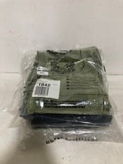 3 X ASSORTED ADULT CLOTHING ITEMS TO INCLUDE OSAKA MID RISE BARREL JEANS IN OLIVE - SIZE 24 - TOTAL RRP £354