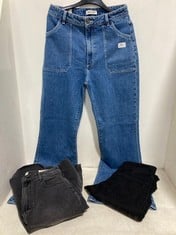 3 X ASSORTED ADULT CLOTHING ITEMS TO INCLUDE EASTCOAST FLARE HIGH RISEFLARE JEANS IN DENIM BLUE - SIZE 29 -TOTAL RRP £282