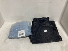 2 X ASSORTED ADULT CLOTHING ITEMS TO INCLUDE UNKNOWN REASONS MID RISE BOYFRIEND JEANS IN BLACK - SIZE 27 - TOTAL RRP £266