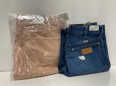 WRAGLERS WESTWARD 626 HIGH RISE BLUE JEANS- SIZE 30/32 TO INCLUDE STRAIGHT LEG DENIM JEANS IN COLOUR PINK- SIZE 29- RRP £199