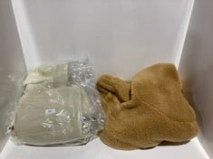 2 X ASSORTED ADULT CLOTHING ITEMS TO INCLUDE COZY UP TEDDY BEAR JACKET TAN - SIZE S - TOTAL RRP £246