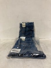 2 X ASSORTED ADULT CLOTHING ITEMS TO INCLUDE 80' MOM HIGH RISE JEAN SHORTS DENIM BLUE - SIZE 25W - TOTAL RRP £120