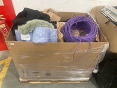 PALLET OF ASSORTED ITEMS TO INCLUDE LOFT25 BEAN BAG CHAIR IN NAVY (ZONE 2) (KERBSIDE PALLET DELIVERY)