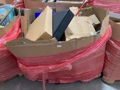 PALLET OF ASSORTED ITEMS TO INCLUDE SPARCO CORSA WHEEL COVERS 16'' TO INCLUDE BASICS ARTIFICIAL PALM TREE WITH PLANT POT (ZONE 2) (KERBSIDE PALLET DELIVERY)