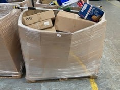 PALLET OF ASSORTED ITEMS TO INCLUDE 3 X TELESCOPIC WASH BRUSH (2 X MISSING BRUSH) TO INCLUDE BOSCH CABIN CAR FILTER - MODEL NO. R2543 (ZONE 2) (KERBSIDE PALLET DELIVERY)