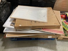 PALLET OF ASSORTED ITEMS TO INCLUDE PRESENTATION BOARD TO INCLUDE WOODEN FRAME WHITEBOARD (ZONE 2) (KERBSIDE PALLET DELIVERY)