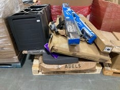 PALLET OF ASSORTED ITEMS TO INCLUDE SUMMIT UNIVERSAL ALUMINIUM ROOF BARS TO INCLUDE KETER GARDEN STORAGE CHEST IN BLACK (PART) (ZONE 3) (KERBSIDE PALLET DELIVERY)