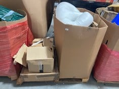 PALLET OF ASSORTED ITEMS TO INCLUDE QTY OF SUNFICON MAKE-UP TRAY ORGANISER TO INCLUDE PANAMA NEST OF 2 TABLES IN SOLID PINE WOOD (ZONE 4) (KERBSIDE PALLET DELIVERY)