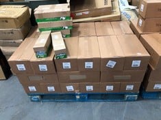 PALLET OF COMPLETE FOOD FOR ADULT DOGS, MEAT SELECTION IN GRAVY 48 X 100G - BBE: 04/2026 (KERBSIDE PALLET DELIVERY)