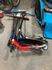 4 X ASSORTED STUNT SCOOTERS TO INCLUDE MONGOOSE STANCE STUNT SCOOTER IN BLACK / BLUE