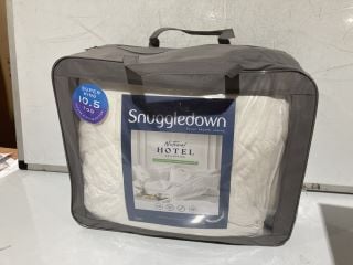 1 X BOX OF BEDDING TO INCLUDE SNUGGLE DOWN SUPER KING DUVET