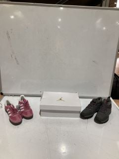 FOOTWEAR ITEMS TO INCLUDE WOMENS AIR JORDANS SIZE 8.5 AND PINK ADIDAS HAND II SIZE 6.5