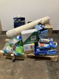 PALLET OF PET PRODUCTS TO INCLUDE CATSAN CLUMPING LITTER