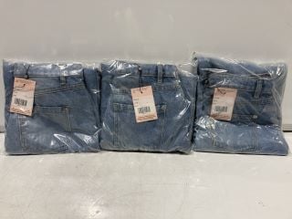 BOX OF MISSGUIDED JEANS TO INCLUDE MISSGUIDED BLUE DENIM JEANS SIZE 8