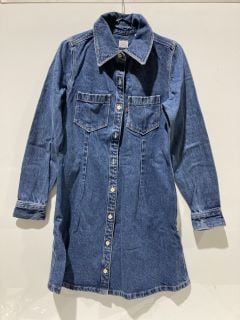 BOX OF DENIM WEAR TO INCLUDE LEVI'S SABINE DRESS SIZE M