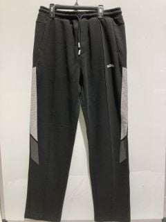 BOX OF CLOTHING TO INCLUDE HUGO BOSS HADIM 2 SWEATPANTS SIZE M