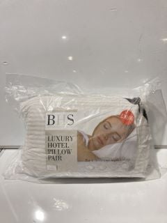 ITEMS TO INCLUDE LUXURY HOTEL PILLOW SETS