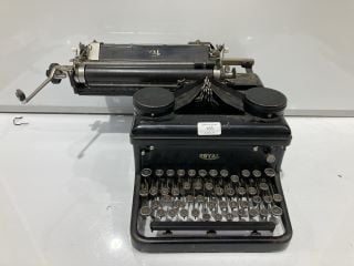 2 X ITEMS TO INCLUDE ROYAL BLACK TYPEWRITER